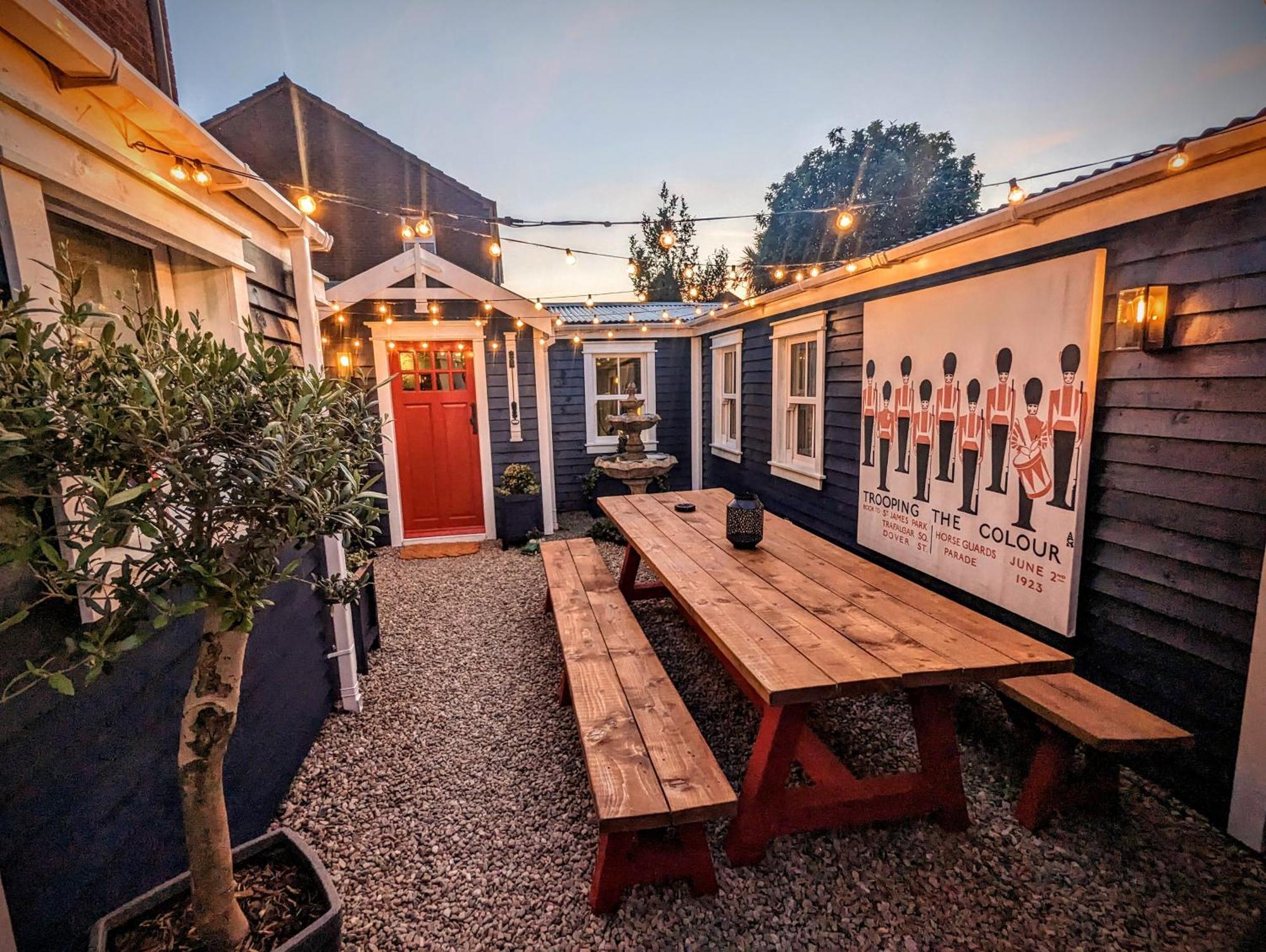 Sheddington Manor - 2 Bedroom Guest House & Cinema Belfast Exterior foto